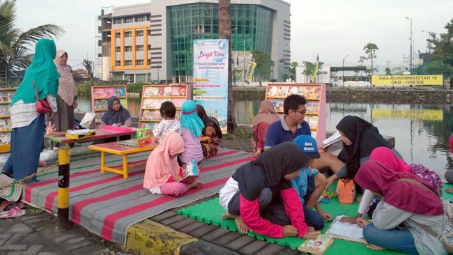 Bangkitkan Gairah Membaca, SD Muhammadiyah 2 GKB Buka Perpustakaan Keliling