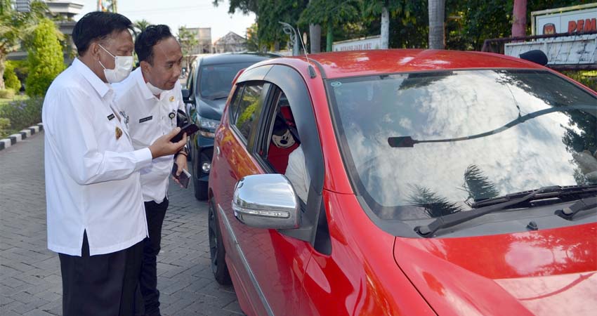 Pemeriksaan Thermo Gun Terus Berlanjut di Gresik, 2 Makam Religi Ditutup